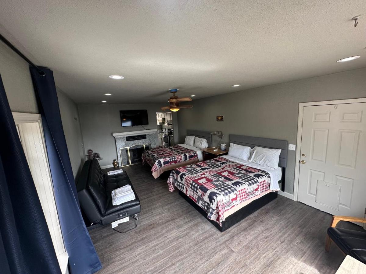Popular attractions Area Nearby Property